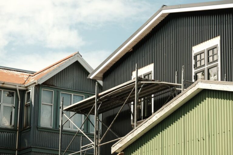 Metal Siding Cost & Guide 2026: Steel vs Aluminum for Homes